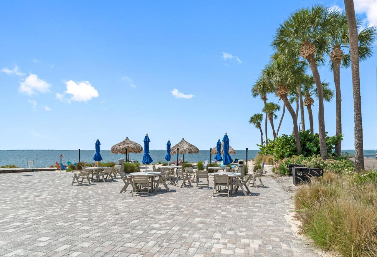 Bay Views From Your Balcony Beach Resort Tampa Eksteriør bilde